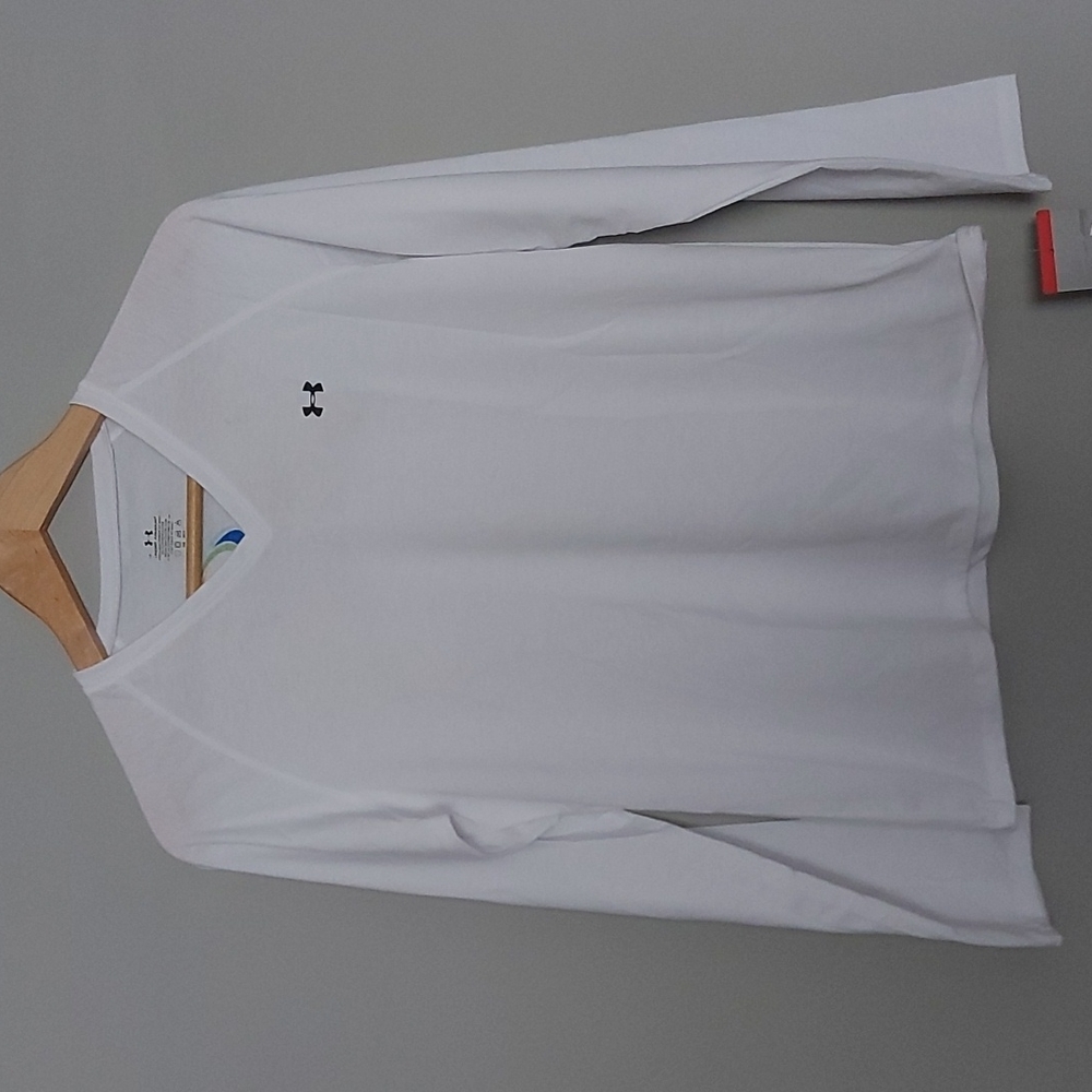 NWT Under armour white long sleeve shirt - large